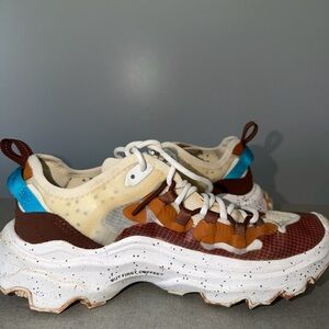 Sorel Hiking/Backpacking Shoes Size 8